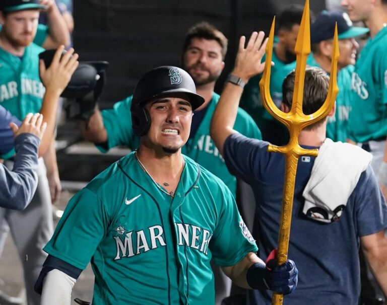 Unstoppable Mariners Continue Incredible Winning Streak, Shock Fans With Absence of Star Player!
