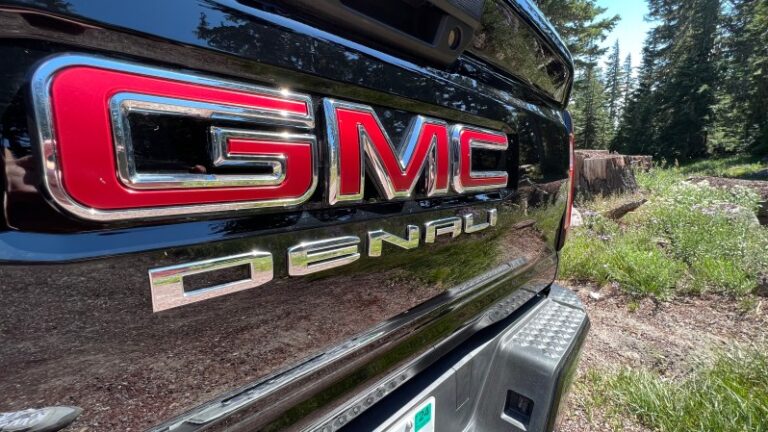 GMC Canyon Denali Review: Unparalleled Performance Off-Road and Elegance at Valet Parking