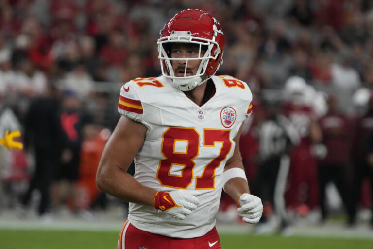 SHOCKING Twist Revealed: Travis Kelce’s Future Hangs by a Thread! Prepare for the Unthinkable After Terrifying Knee Injury – Chiefs-Lions Game in Jeopardy!