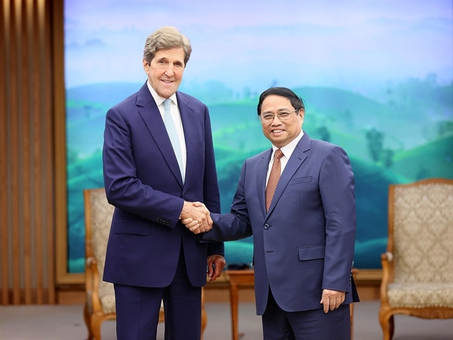Shocking Encounter: PM Chính Hosts US Special Presidential Envoy for Climate John Kerry – You Won’t Believe What They Discussed!