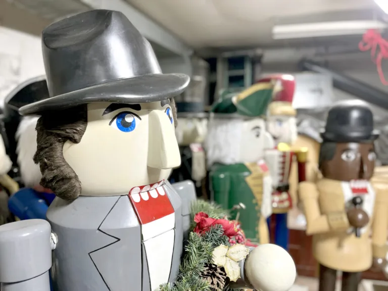 Unbelievable! Nutcrackers are back – and you won’t believe what they’re up to! Find out NOW!!