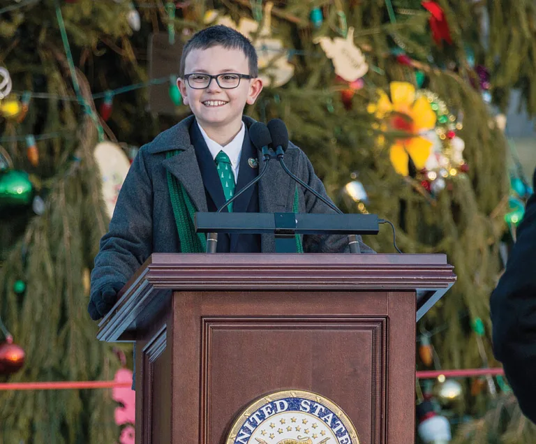 Unbelievable! Reese’s electrifying Capitol tree lighting left everyone in awe!