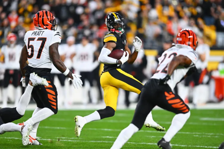 Mind-blowing Showdown in Bengals vs. Steelers Game: Unbelievable Score, Insane Highlights, Controversial News, Shocking Inactives, and LIVE Updates Revealed!